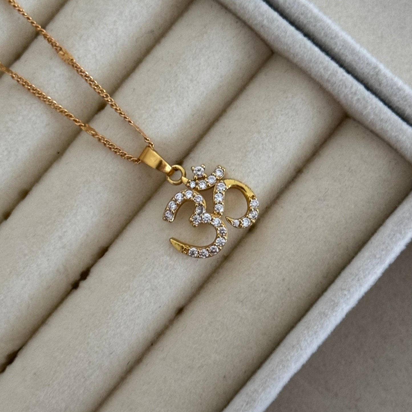 Classic Om Pendant