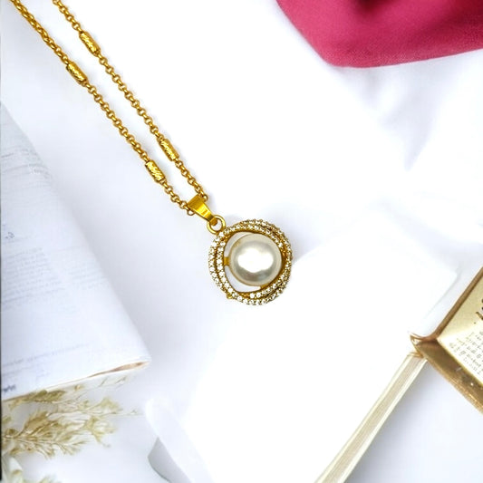 Daisy Pearl Pendant