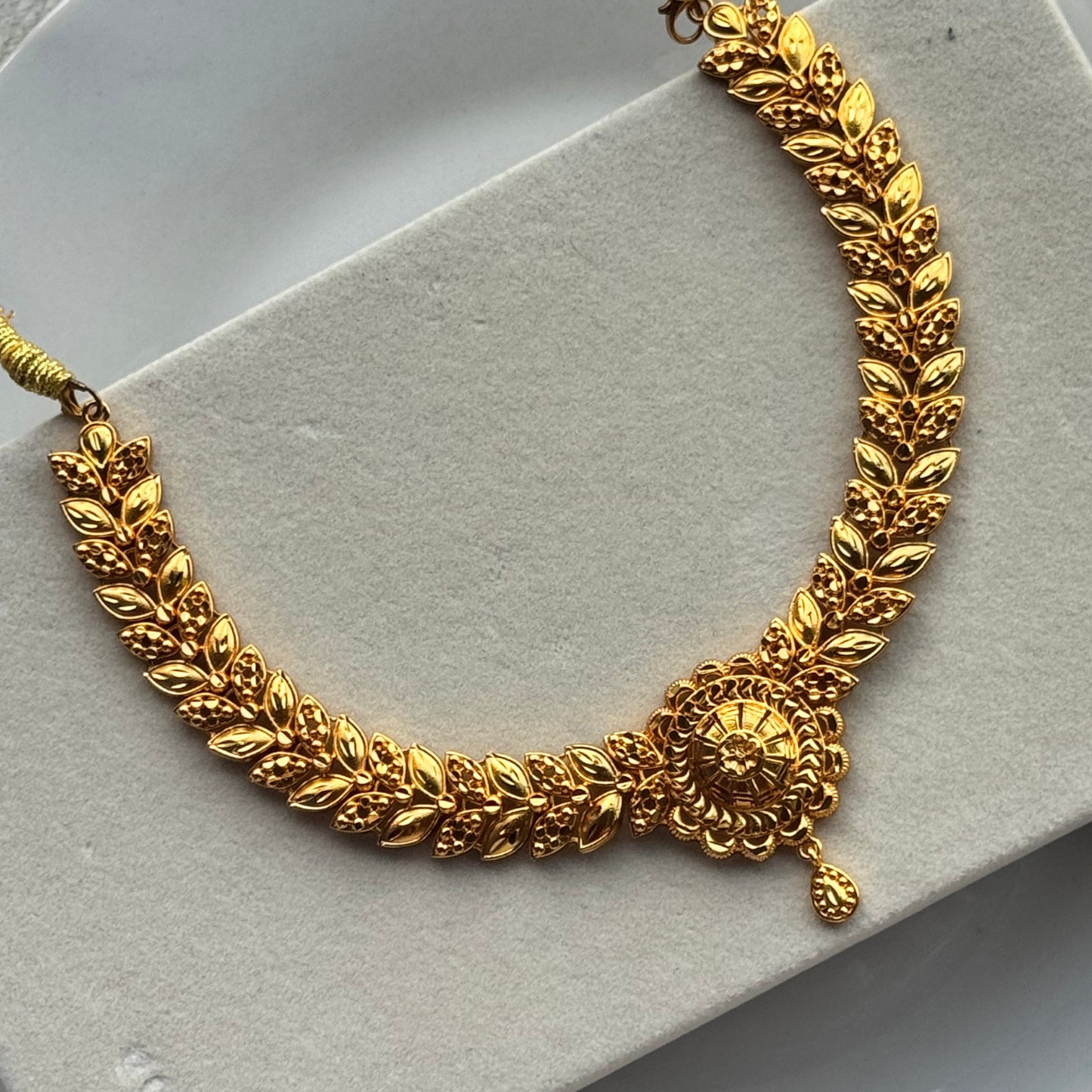 Flora Necklace Set