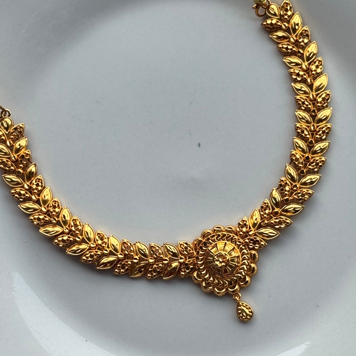 Flora Necklace Set