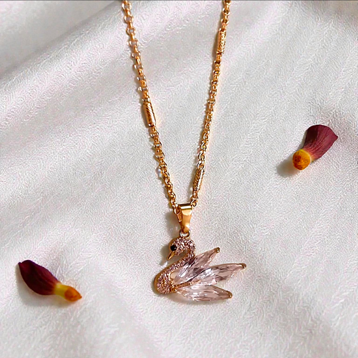 Sarovar Pendant