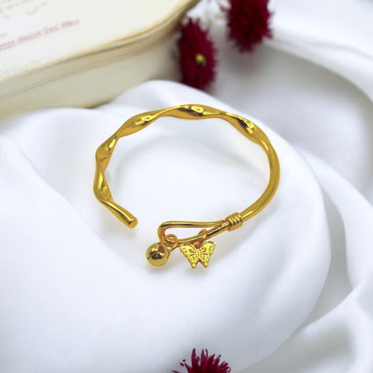 Daphne Hand Cuff